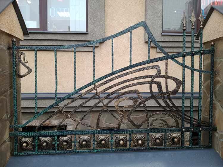 Подъемно-секционные ворота Железнодорожный